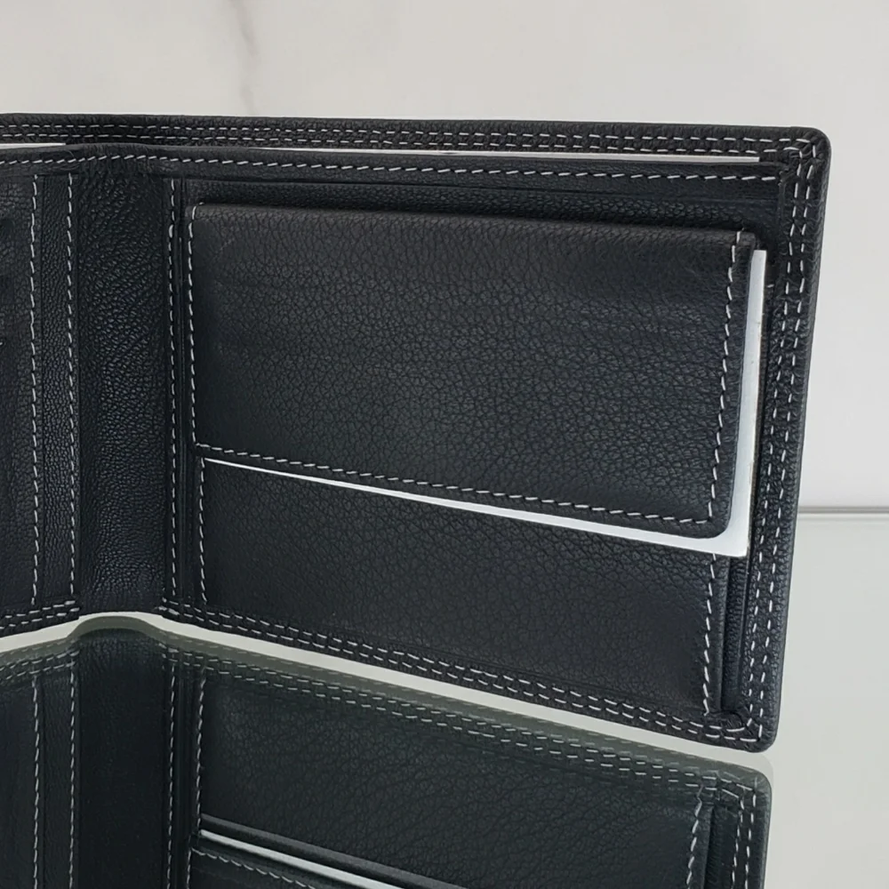 Valentina Wallet Black In Pell Leather Pebbled Finish Bifold Wallet Logo Italy